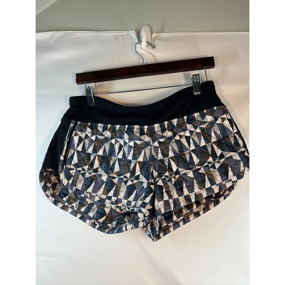 LUULEMON WOMENS SZ 8 HOT CHEEKS RUNNING  QUILTED MULTICOLOR PULL ON SHORTS